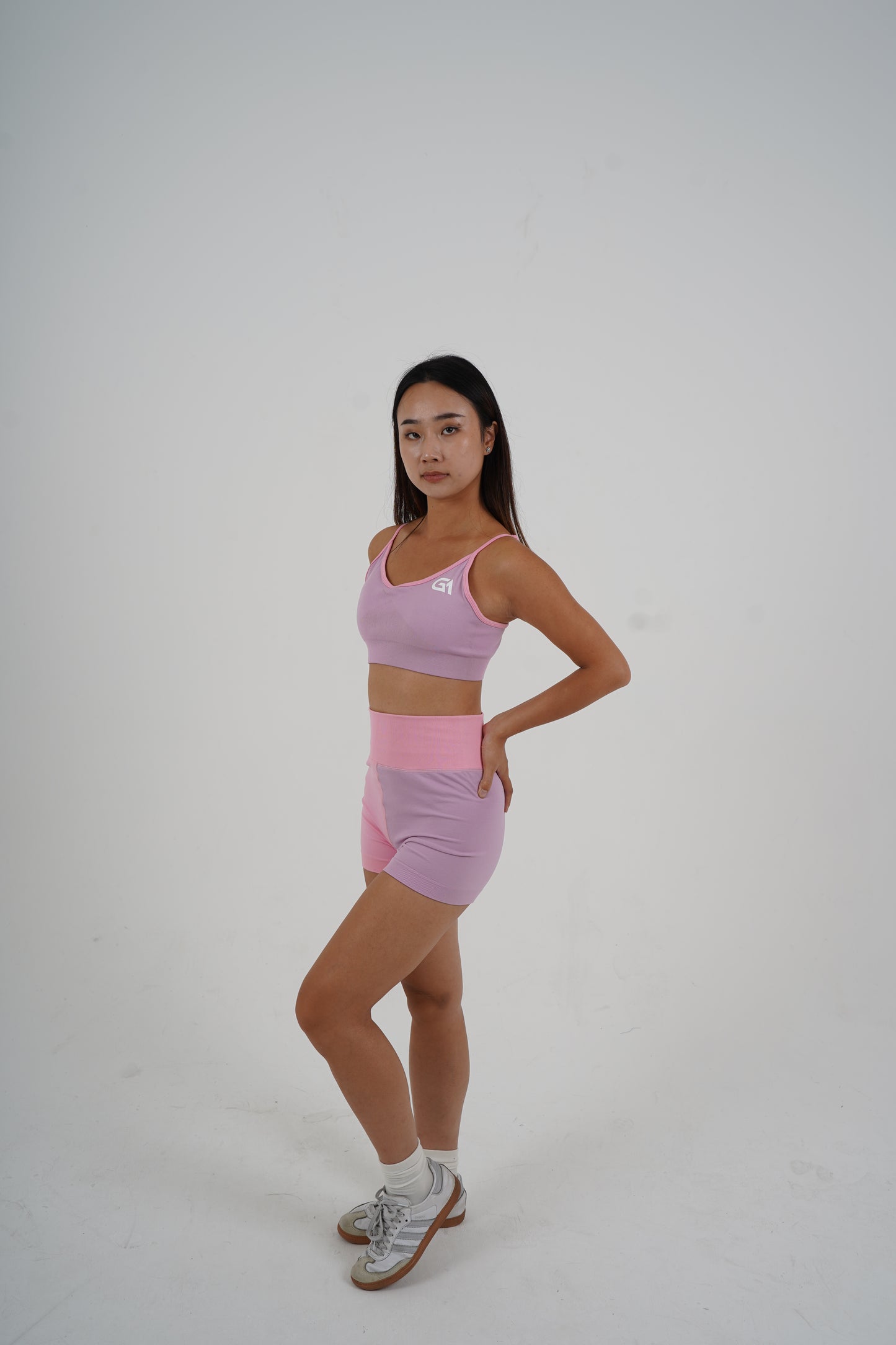 GA Women’s Seamless Two-Tone Sports Bra & Shorts Set – Pink/Lilac